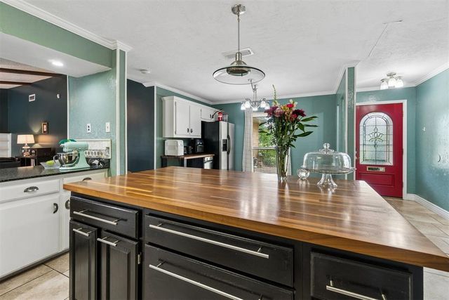 82 E Meadowlark Road, Lawton, OK 73507