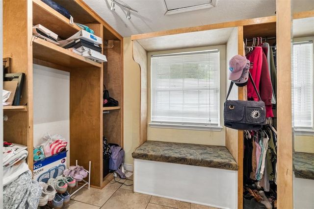 82 E Meadowlark Road, Lawton, OK 73507