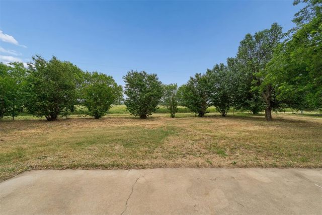 82 E Meadowlark Road, Lawton, OK 73507