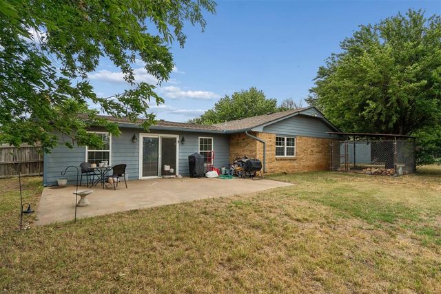 82 E Meadowlark Road, Lawton, OK 73507