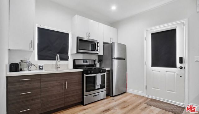 140 S Gardner Street, Los Angeles, CA 90036