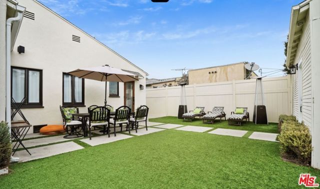 140 S Gardner Street, Los Angeles, CA 90036