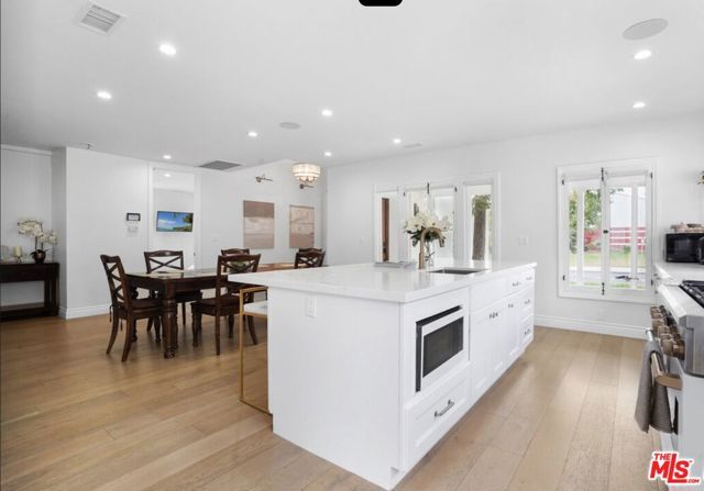 140 S Gardner Street, Los Angeles, CA 90036