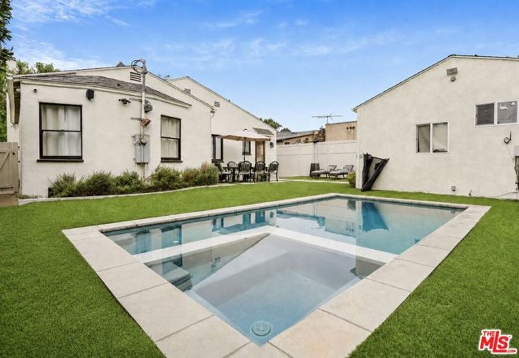 140 S Gardner Street, Los Angeles, CA 90036