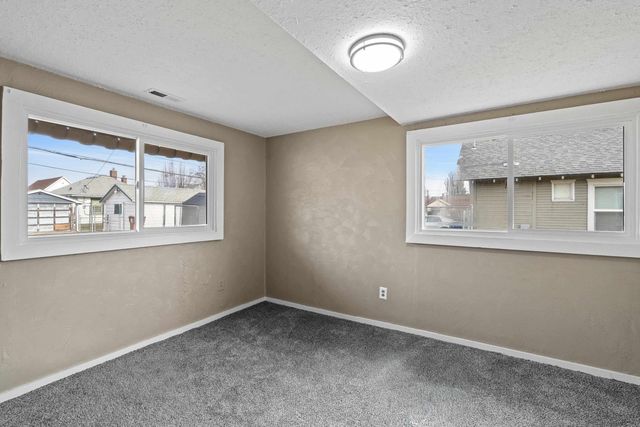 917 E Longfellow Ave, Spokane, WA 99208