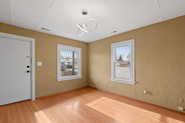 917 E Longfellow Ave, Spokane, WA 99208