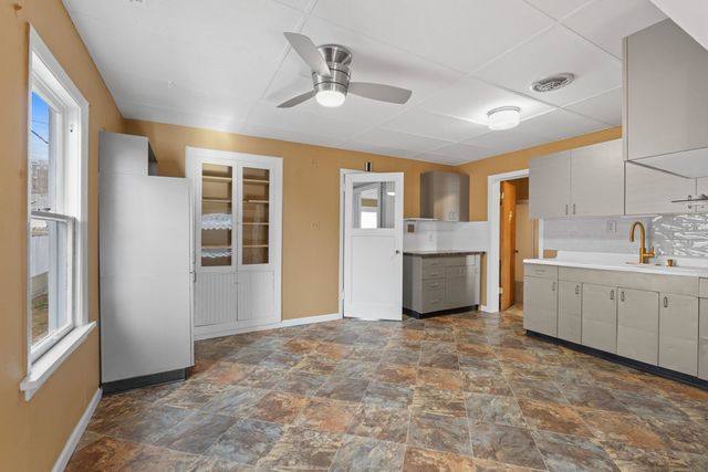 917 E Longfellow Ave, Spokane, WA 99208