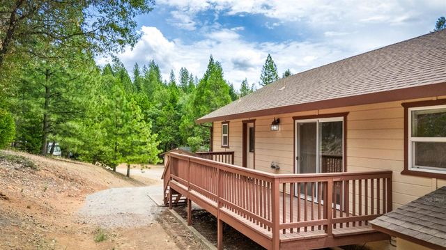 6021 Starkes Grade Rd, Pollock Pines, CA 95726