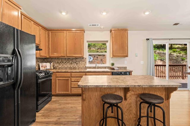 6021 Starkes Grade Rd, Pollock Pines, CA 95726