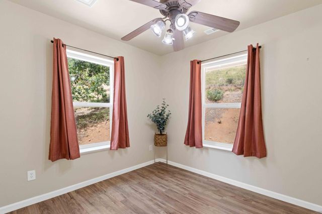 6021 Starkes Grade Rd, Pollock Pines, CA 95726
