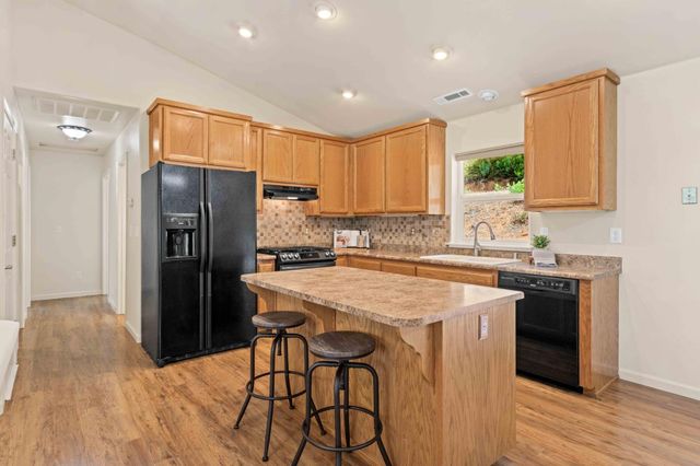 6021 Starkes Grade Rd, Pollock Pines, CA 95726