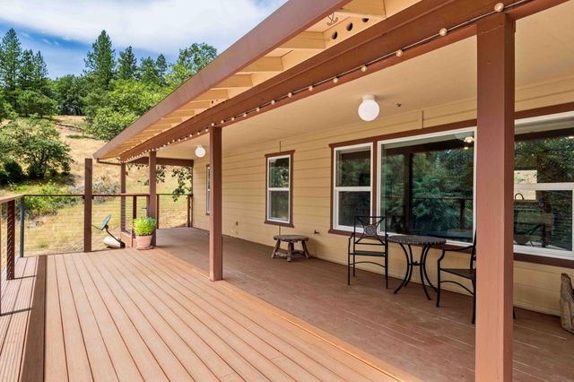 6021 Starkes Grade Rd, Pollock Pines, CA 95726