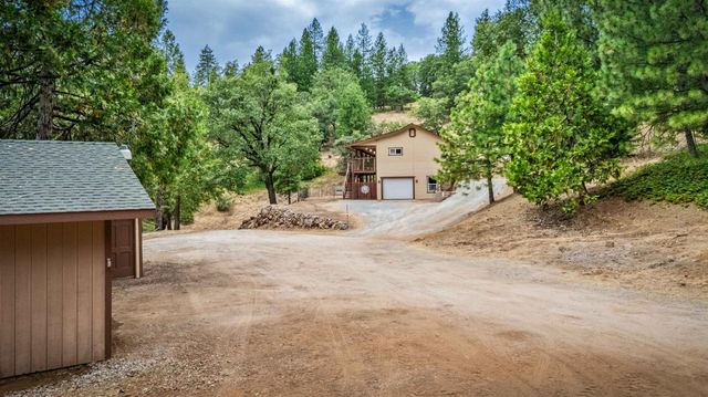 6021 Starkes Grade Rd, Pollock Pines, CA 95726