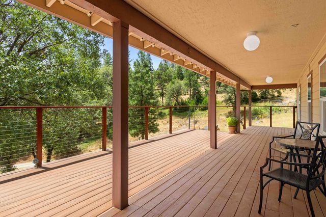 6021 Starkes Grade Rd, Pollock Pines, CA 95726