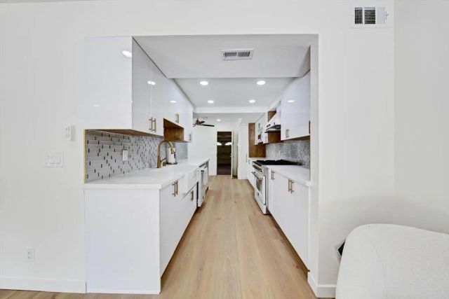 5850 Menorca Drive, San Diego, CA 92124