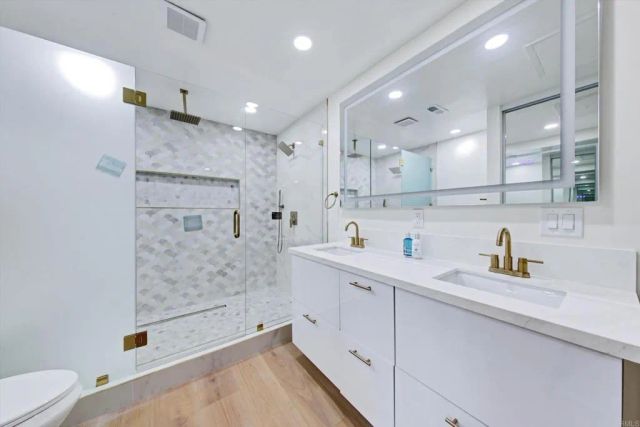 5850 Menorca Drive, San Diego, CA 92124