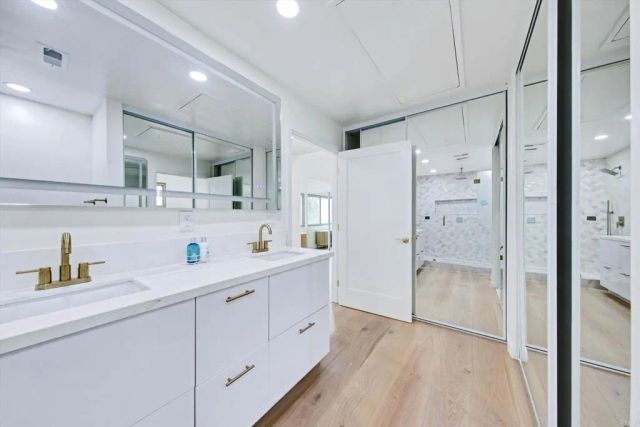 5850 Menorca Drive, San Diego, CA 92124