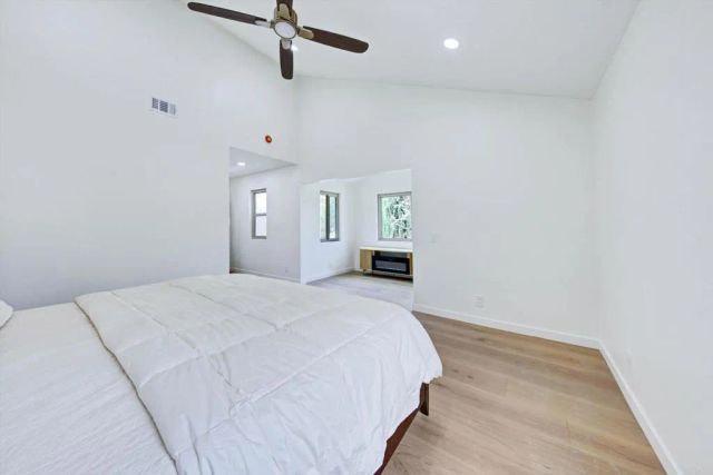 5850 Menorca Drive, San Diego, CA 92124