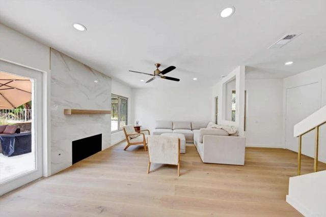 5850 Menorca Drive, San Diego, CA 92124