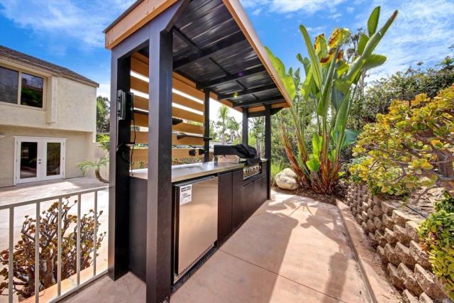 5850 Menorca Drive, San Diego, CA 92124