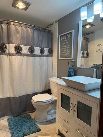401 Sunny Lane Street, Denver, IA 50622