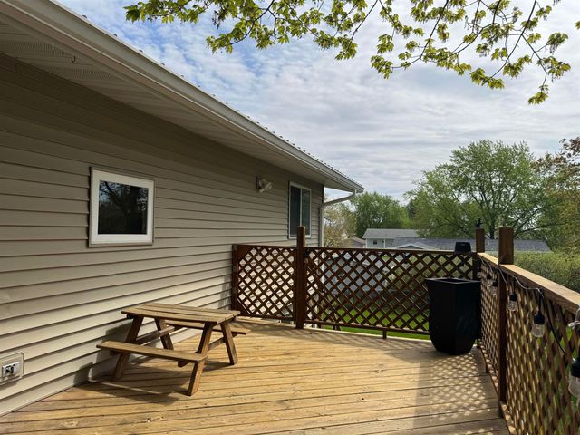 401 Sunny Lane Street, Denver, IA 50622
