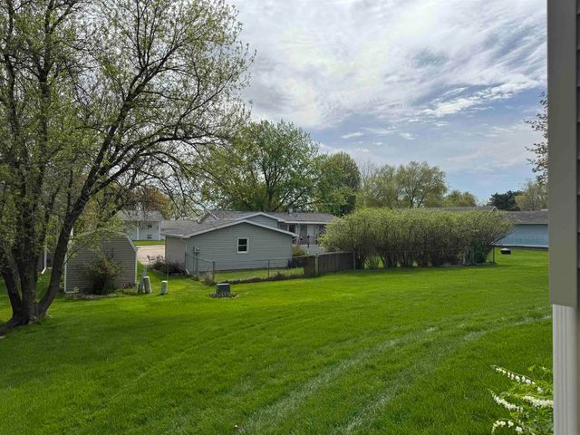 401 Sunny Lane Street, Denver, IA 50622