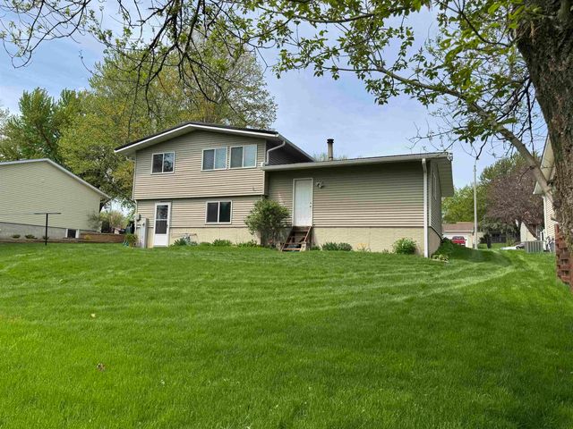 401 Sunny Lane Street, Denver, IA 50622