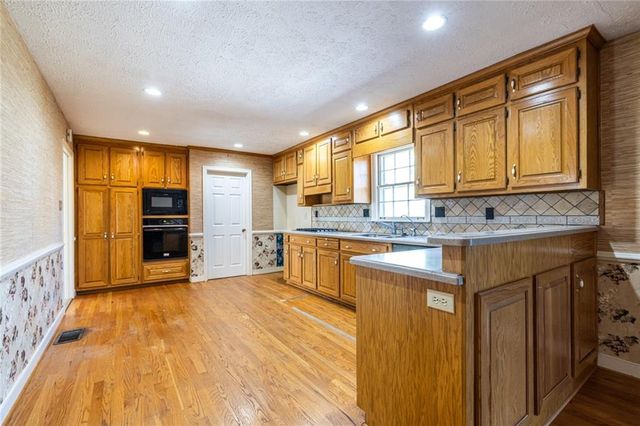 184 Kenvilla Drive, Tucker, GA 30084