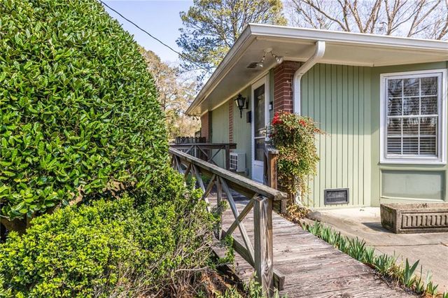 184 Kenvilla Drive, Tucker, GA 30084