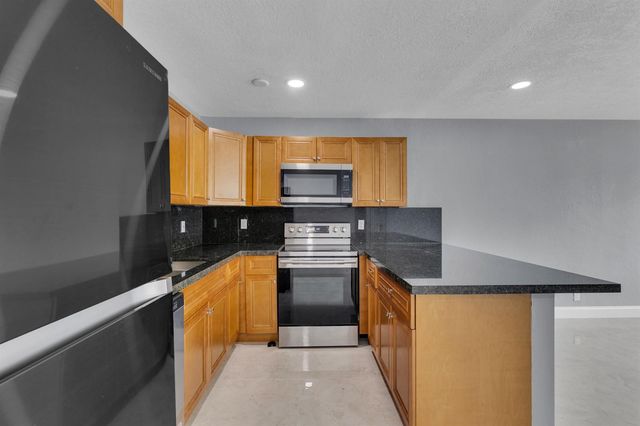800-802 SW 6th Court, Pompano Beach, FL 33060
