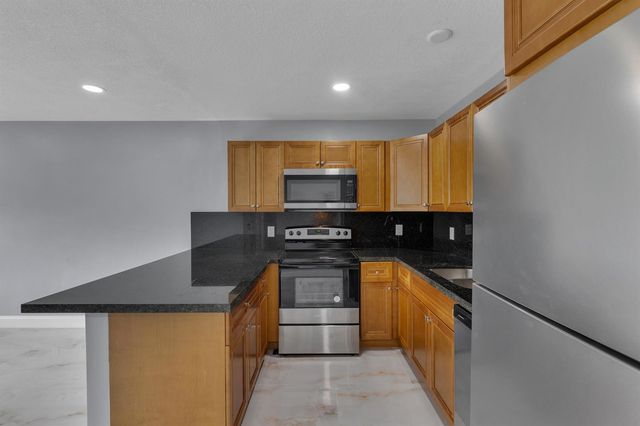 800-802 SW 6th Court, Pompano Beach, FL 33060