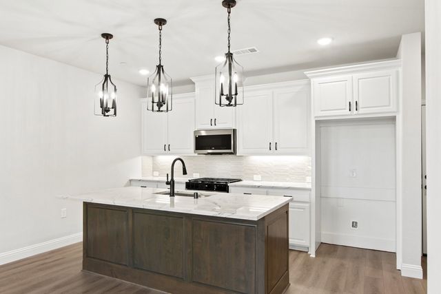 1204 Armstrong, The Colony, TX 75056