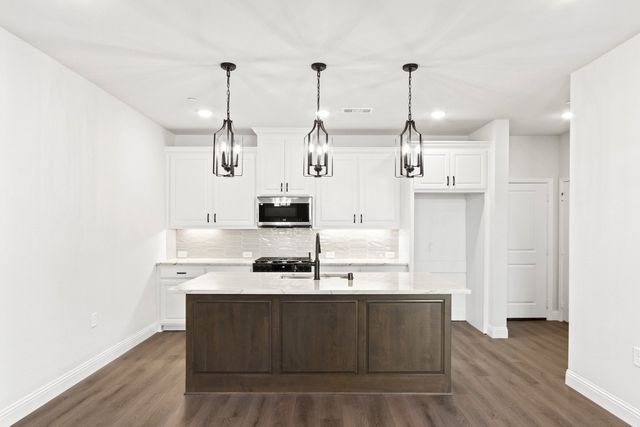 1204 Armstrong, The Colony, TX 75056