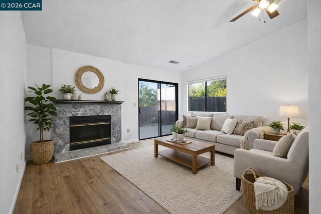 237 Starboard Dr, Vallejo, CA 94590