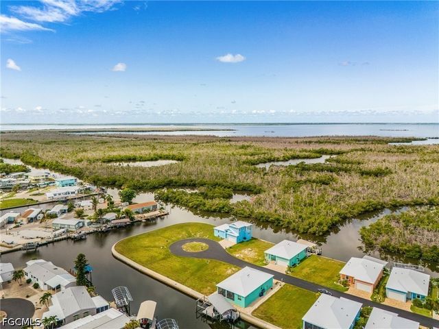 2970 Trawler LN, St James City, FL 33956