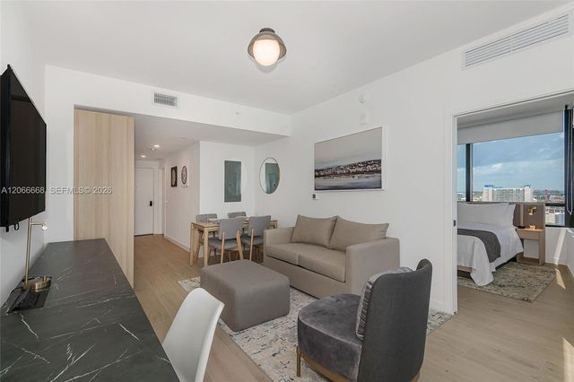 225 N Miami Avenue 2801, Miami, FL 33128
