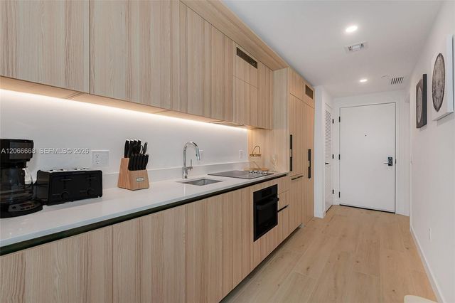 225 N Miami Avenue 2801, Miami, FL 33128