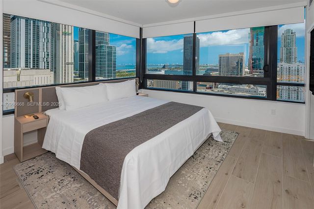 225 N Miami Avenue 2801, Miami, FL 33128