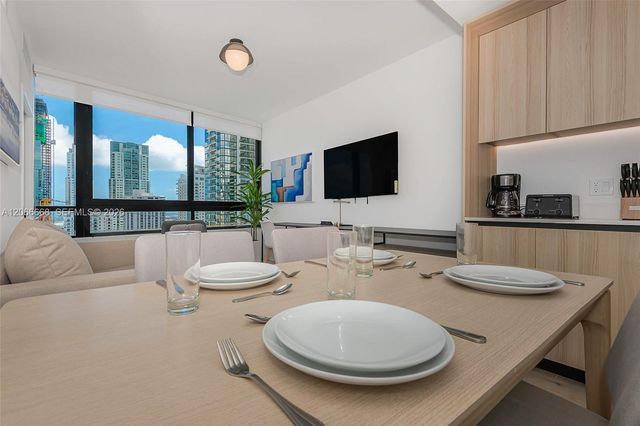 225 N Miami Avenue 2801, Miami, FL 33128