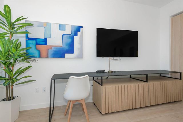 225 N Miami Avenue 2801, Miami, FL 33128