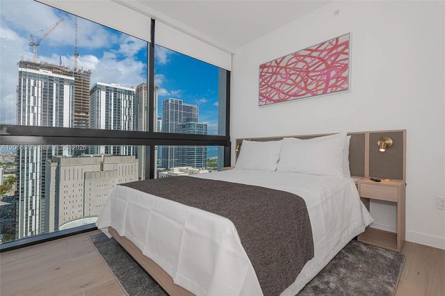 225 N Miami Avenue 2801, Miami, FL 33128