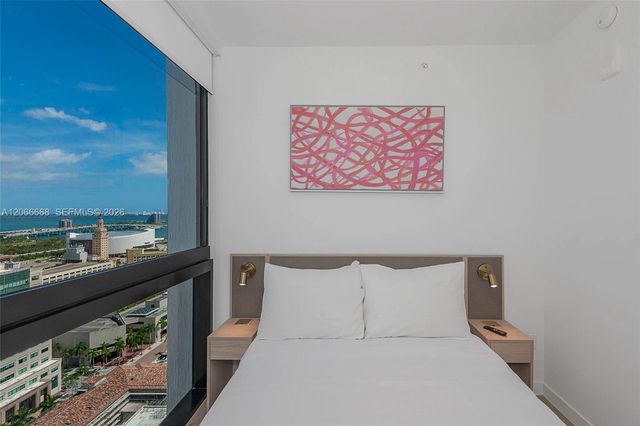 225 N Miami Avenue 2801, Miami, FL 33128