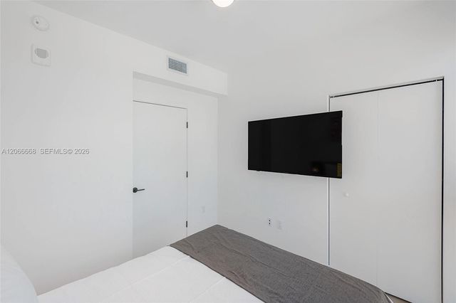 225 N Miami Avenue 2801, Miami, FL 33128