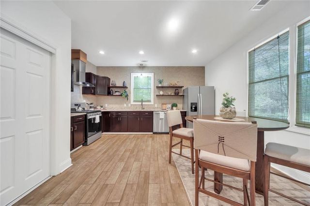 5429 E Mountain Street, Stone Mountain, GA 30083