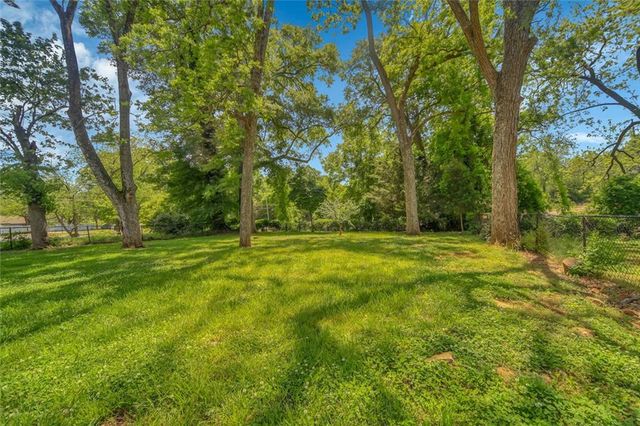 5429 E Mountain Street, Stone Mountain, GA 30083