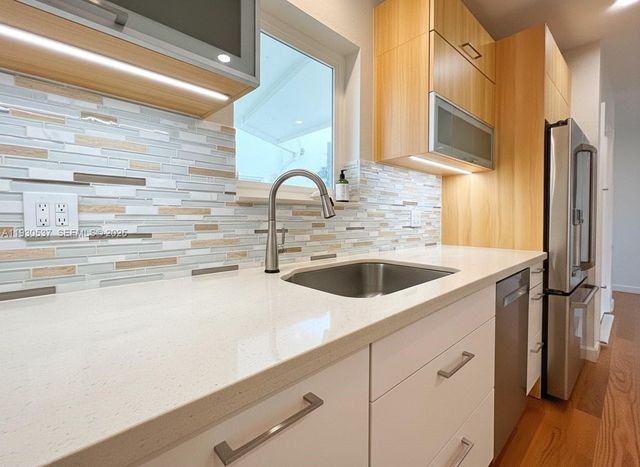 40 SW 30th Rd, Miami, FL 33129