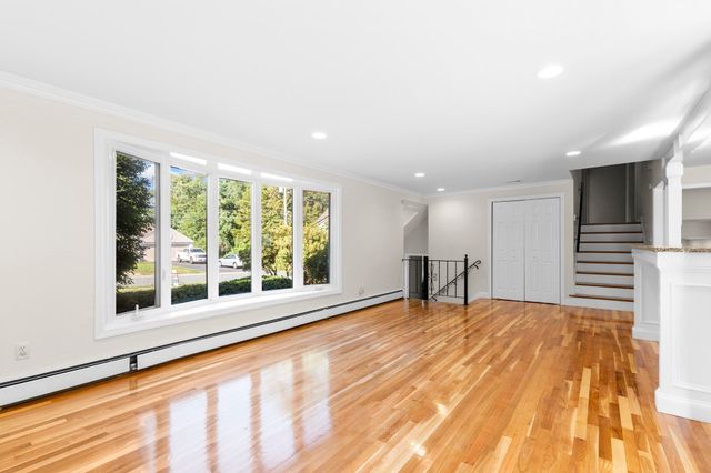 206 Fairview Ave, Brockton, MA 02301