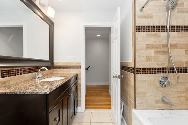 206 Fairview Ave, Brockton, MA 02301