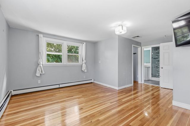 206 Fairview Ave, Brockton, MA 02301